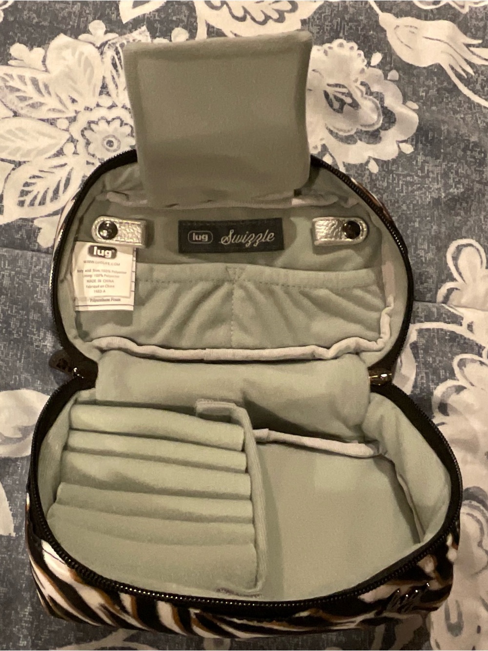 Lug Swizzle Jewelry Case, Zebra Sand - Picture 4 of 4